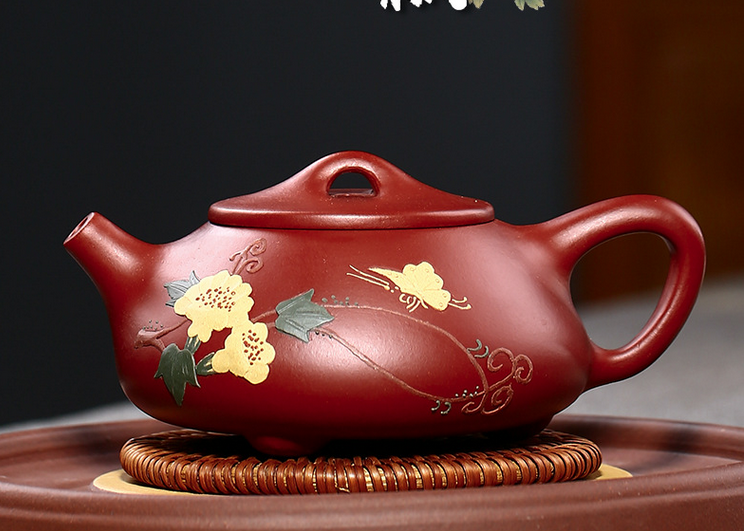 Chinese Yixing Zisha Clay Handmade Exquisite Teapot (馨香石瓢 底款:刘坤杰)
