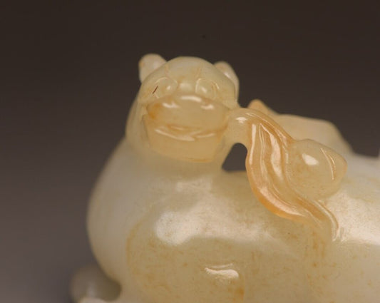 Old Peking Chinese Hetian Jade Carving Exquisite Beast Statue Antique Collection