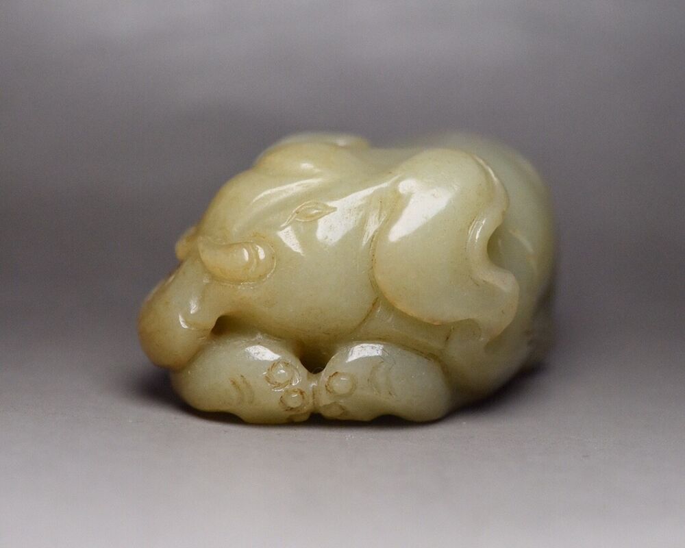 China Antique Hetian Jade Carved Exquisite Elephant Statue Unique Wonderful Art