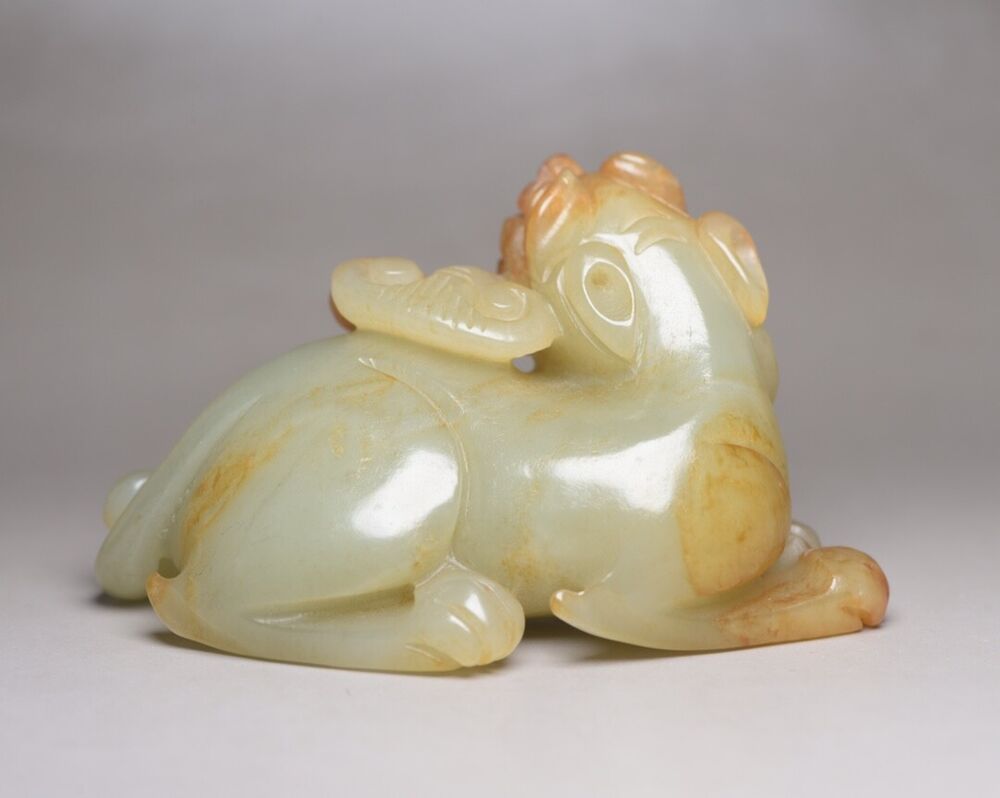 Chinese Antique Hetian Jade Carved Sculpture Exquisite Beast Statue Collections