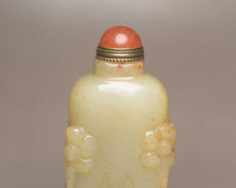 China Natural Hetian Jade Carved Nice Flower Statue Snuff Bottle Collections Art