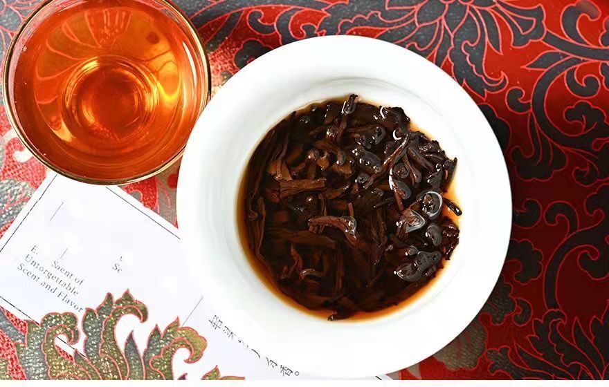 2019 Pu'er Tea Cooked Tea The More Aged The More Fragrant Cake Tea 357G