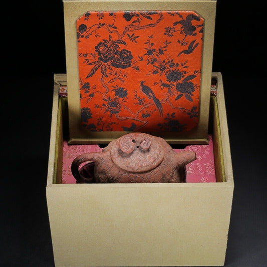 Chinese Yixing Zisha Clay Handmade Exquisite Teapot(供春 底款:裴石民)