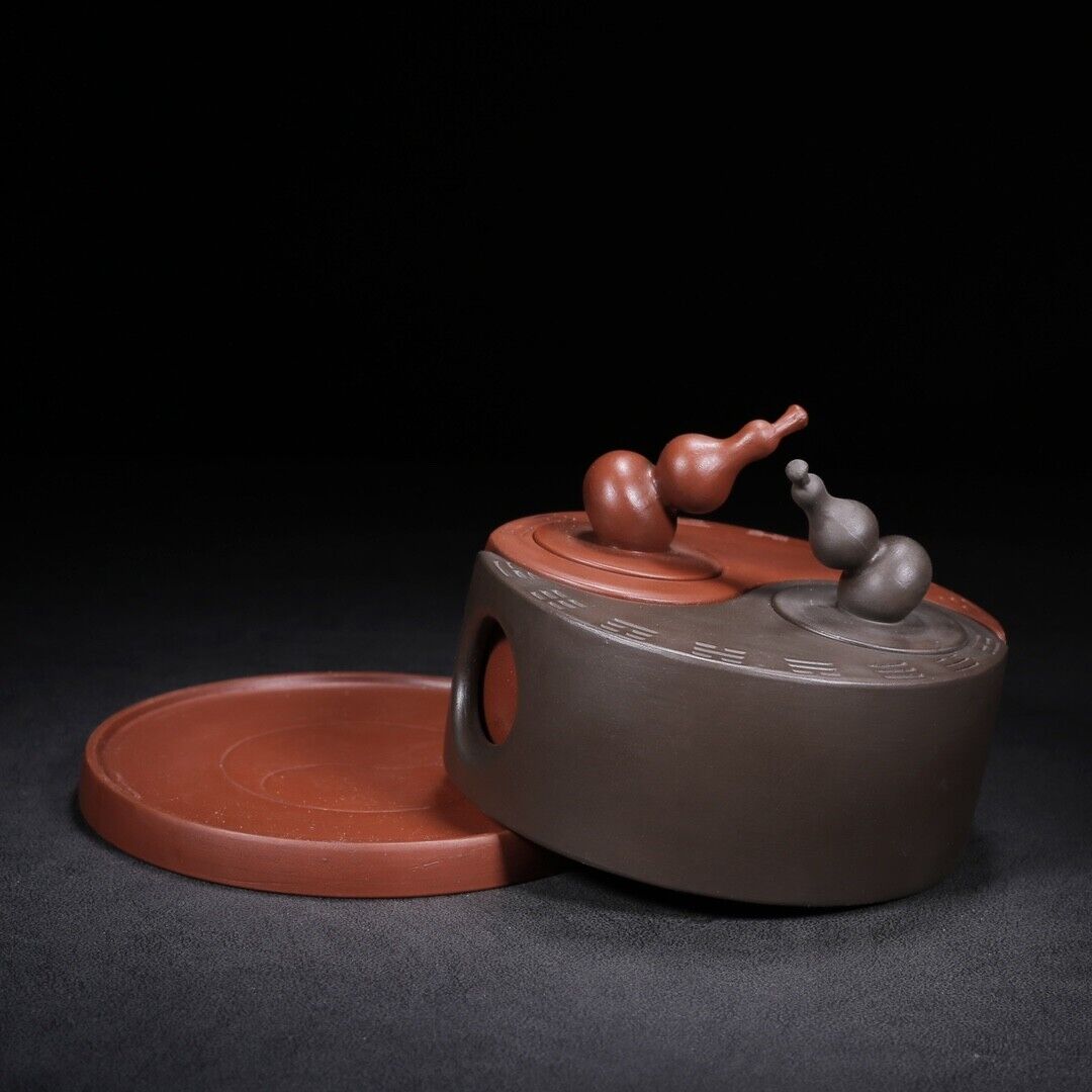 Chinese Yixing Zisha Clay Handmade Exquisite Teapot(太极 底款:周桂珍)