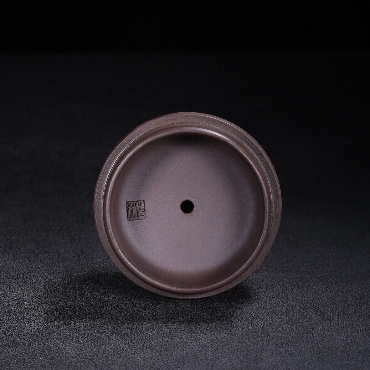 Chinese Yixing Zisha Clay Handmade Exquisite Teapot(牛盖 底款:金鼎商标)