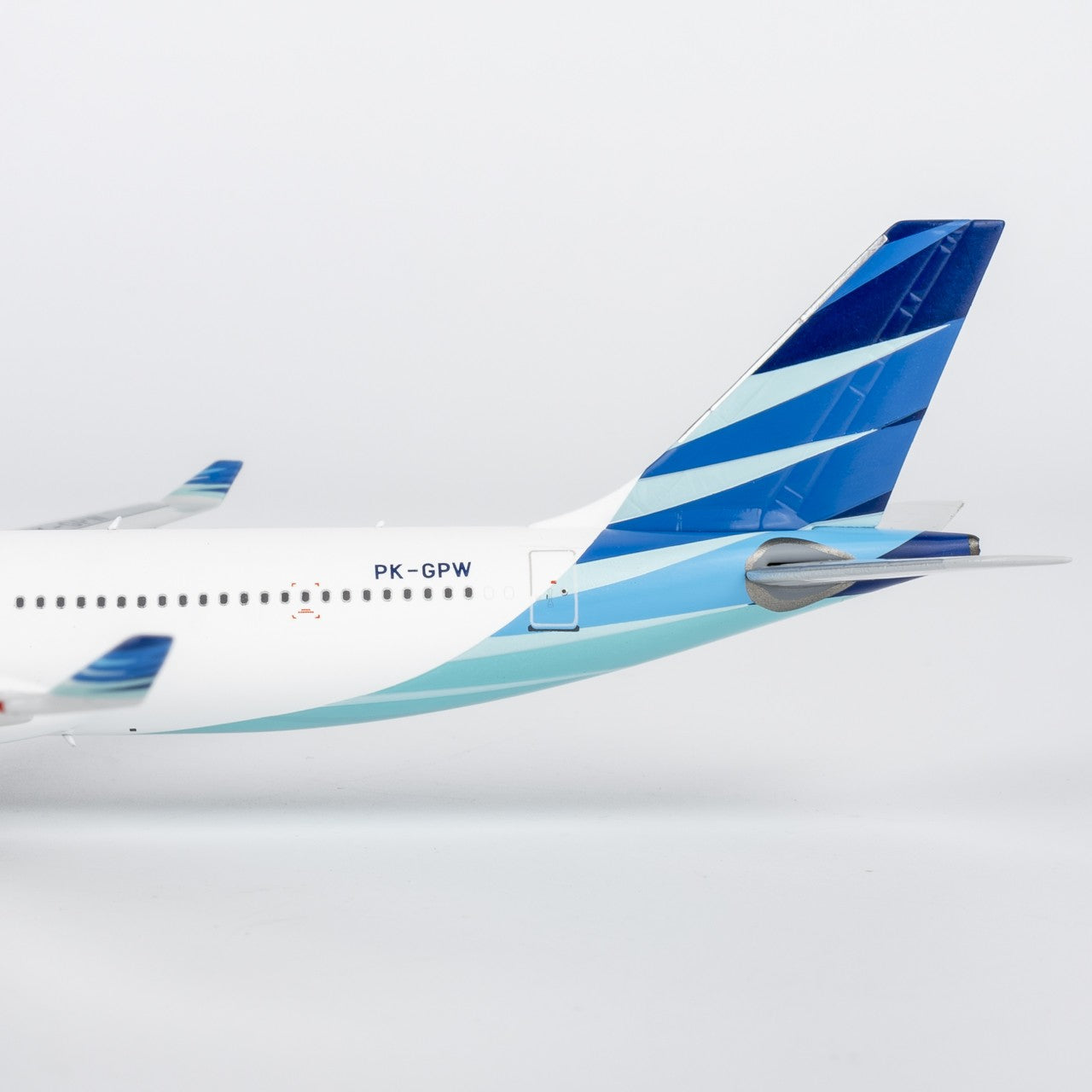 1:400 NGmodels Garuda Indonesia Airbus A330-300 Passenger Airplane Diecast Model