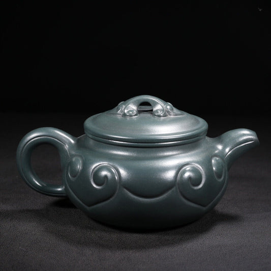 Chinese Yixing Zisha Clay Handmade Exquisite Teapot (仿古如意 底款:顾景洲)