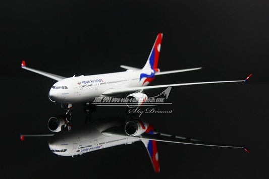 1:400 Phoenix Nepal Airlines AIRBUS A330-200 Passenger Airplane Diecast Model