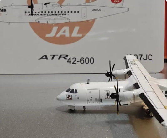 1:400 JC Wings Japan Air Commuter ATR 42-600 JA07JC Diecast Aircraft Model