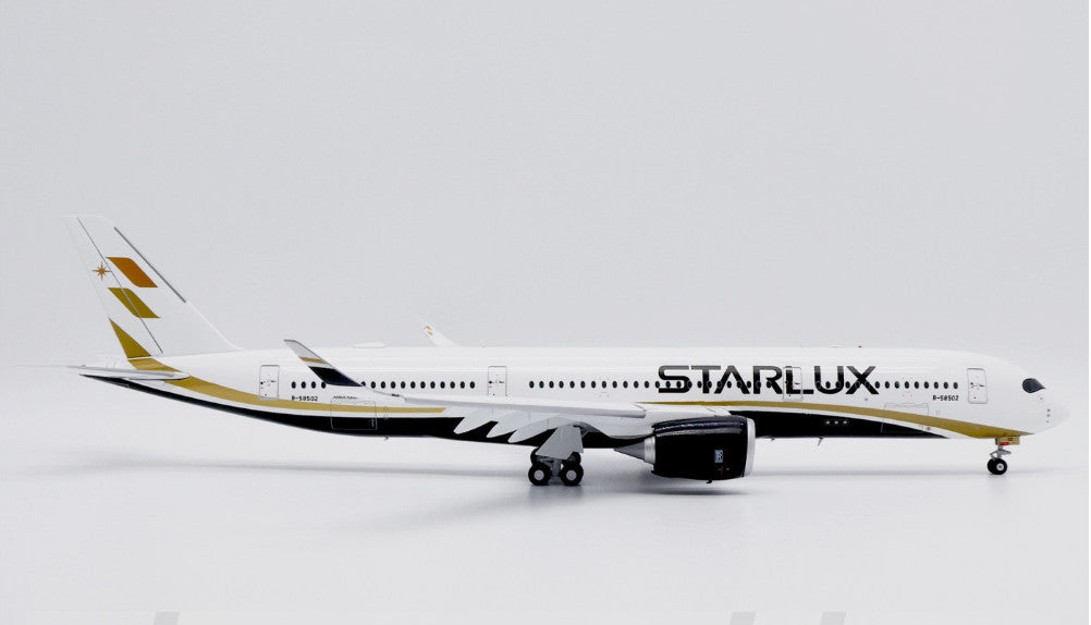 1:200 Wings Starlux Airlines Airbus A350-900XWB Airplane Diecast Aircraft Model