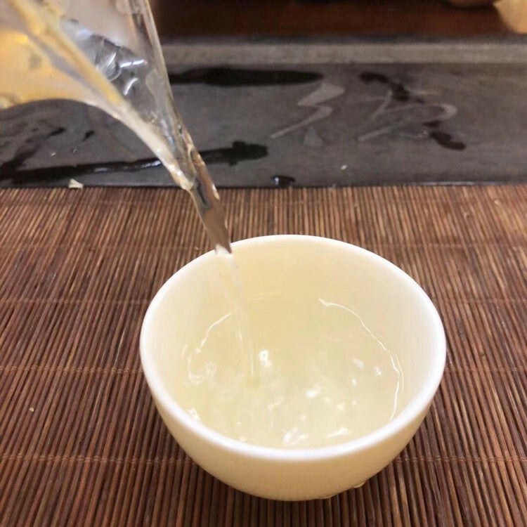 Fuding White Tea 2016 Silver Needle White Tea Cake Baihao Yin Zhen 300g -