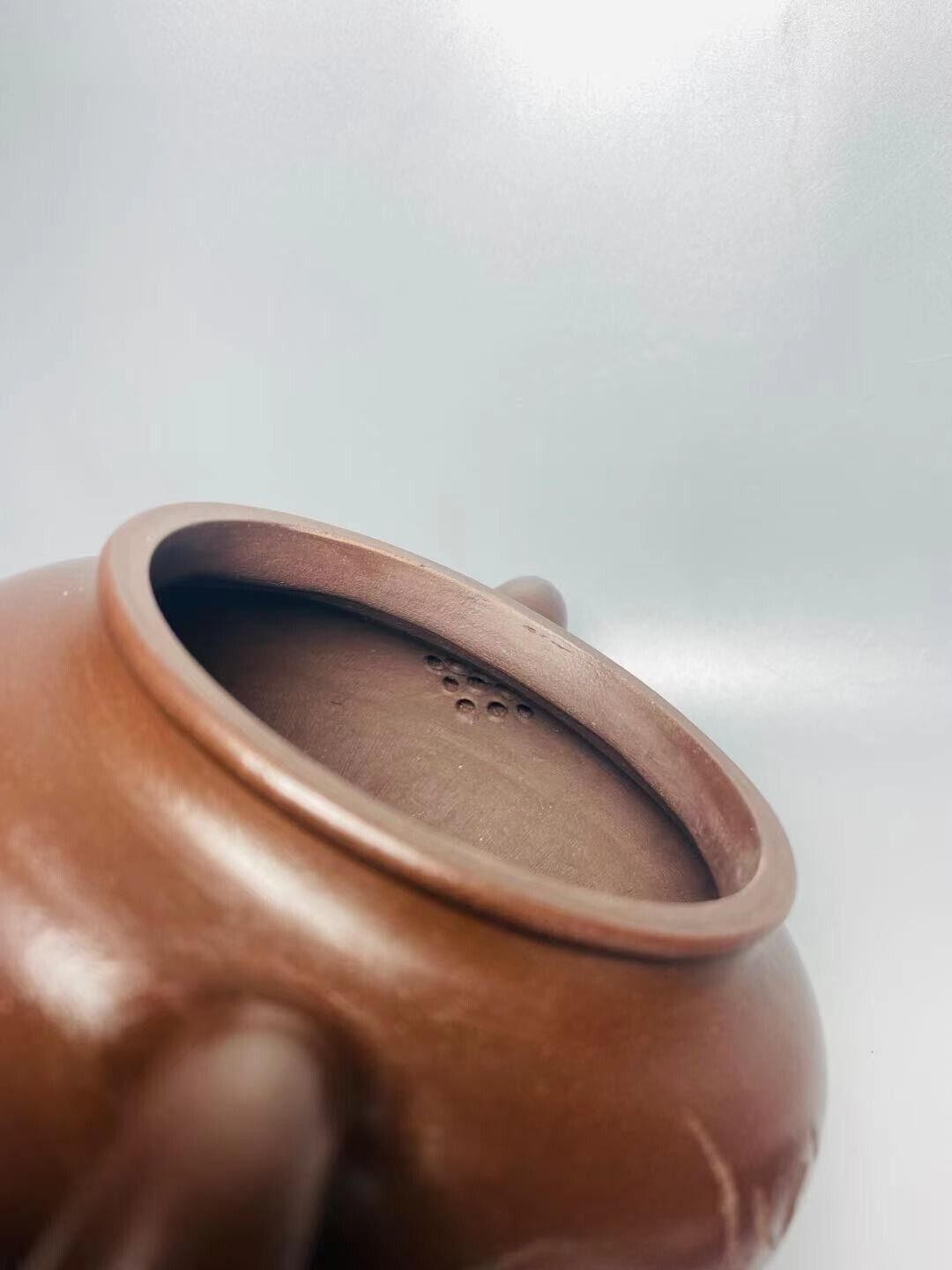 l-0Chinese Yixing Zisha Clay Handmade Exquisite Teapot (仿古壶 底款:顾景舟)