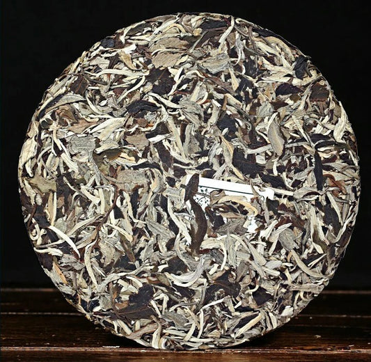 357g Yunnan White Buds Raw Ancient Tree UnCooked Pu erh Tea,Moon light puer Cake