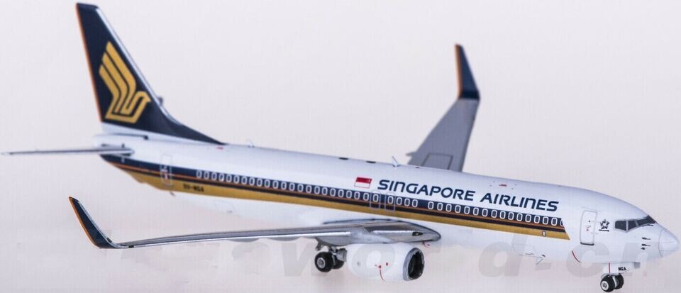1:400 Phoenix SINGAPORE AIRLINES BOEING 737-800 Passenger Plane Diecast Model