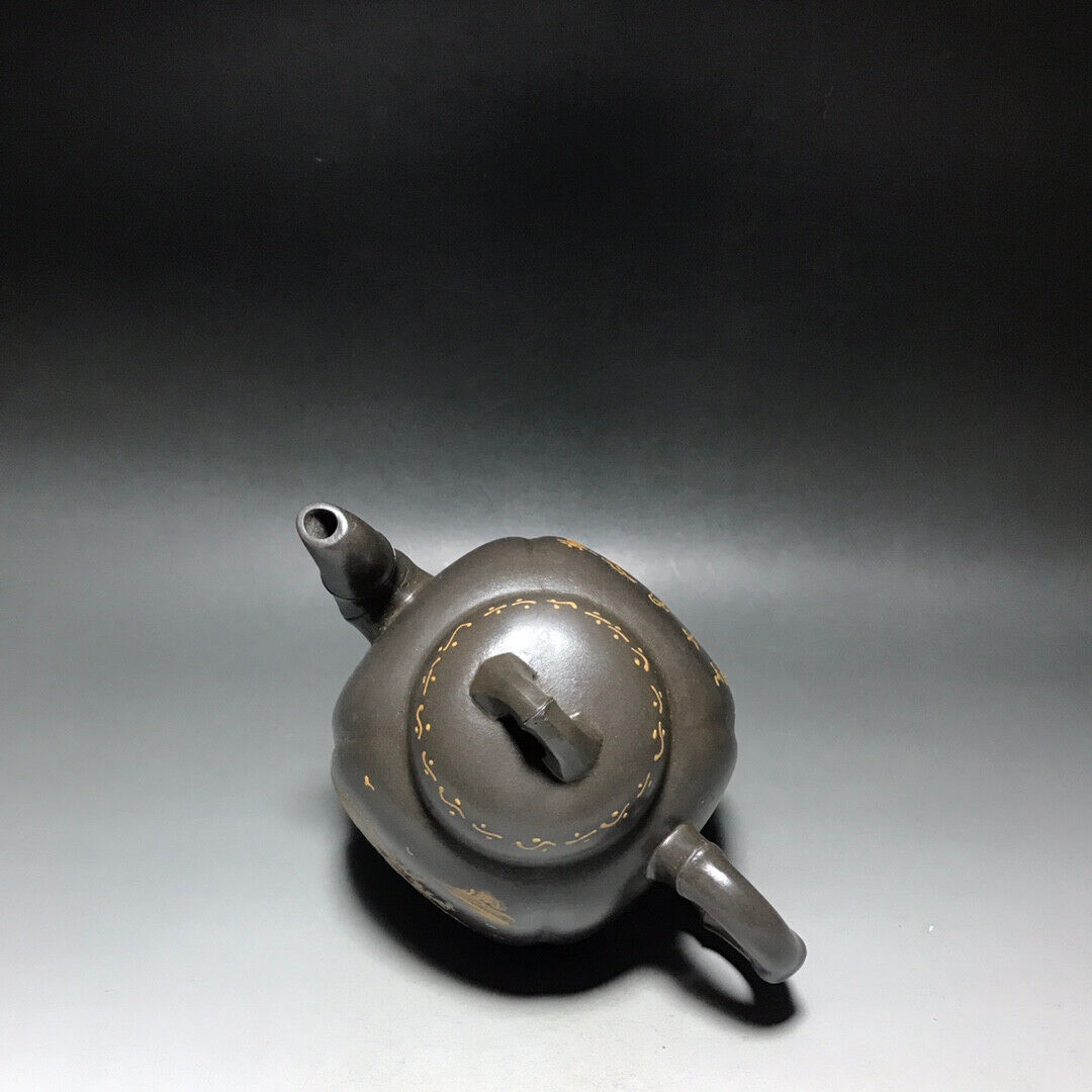 Chinese Yixing Zisha Clay Handmade Exquisite Teapot(混方抽角 底款:顾景舟)