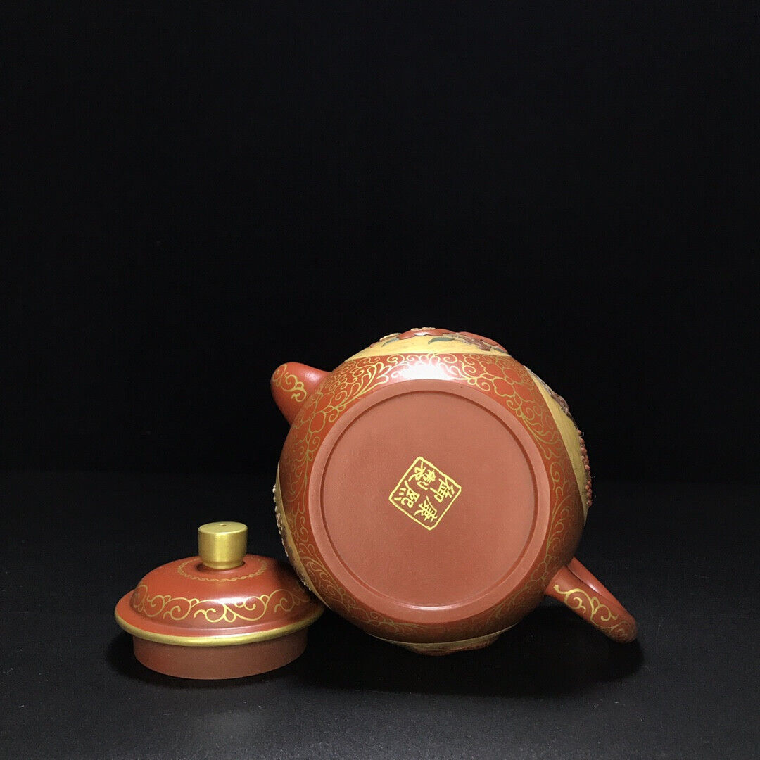 Chinese Yixing Zisha Clay Handmade Exquisite Teapot (春华秋实 底款:康熙御制)