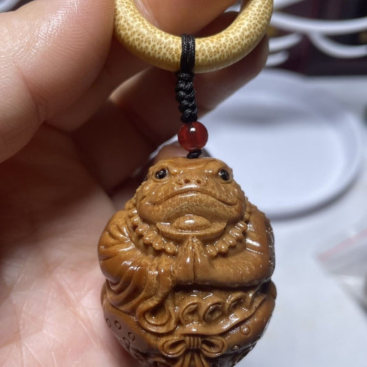 Natural Olive Nut Hand Carved Zen Toad Statue Pendant Bead Chain Frog