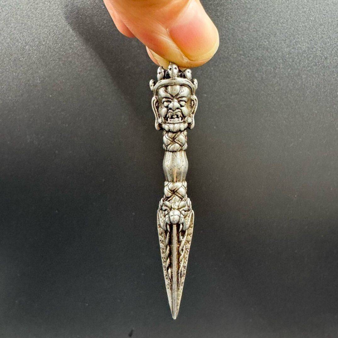 China Titben Retro Buddha Dorje Phurba Vajra Statue Vajra Pestle Amulet Pendant