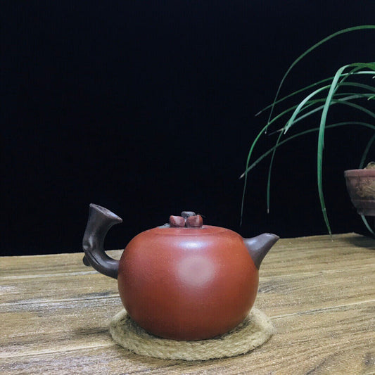 Chinese Yixing Zisha Clay Handmade Exquisite Teapot (圣桃 底款:顾景舟)