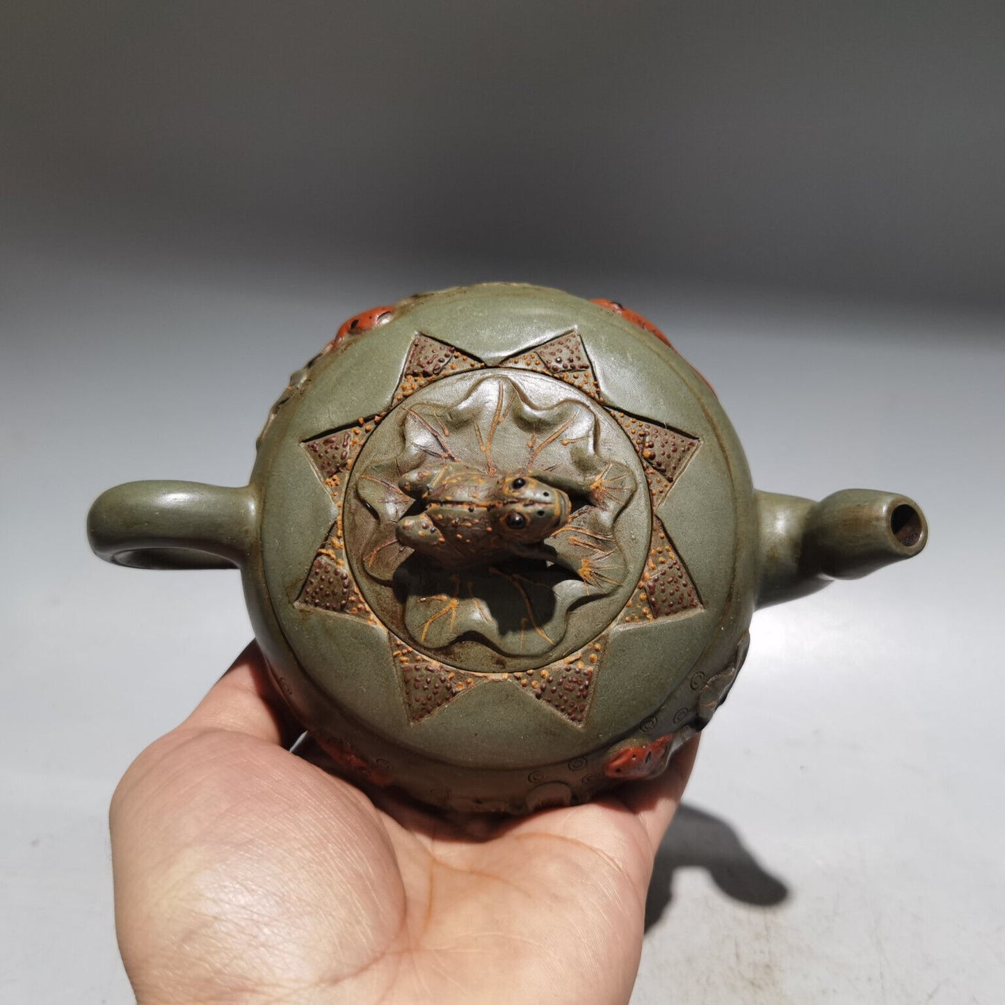 Chinese Yixing Zisha Clay Handmade Exquisite Teapot (青蛙荷叶壶 底款:蒋蓉)