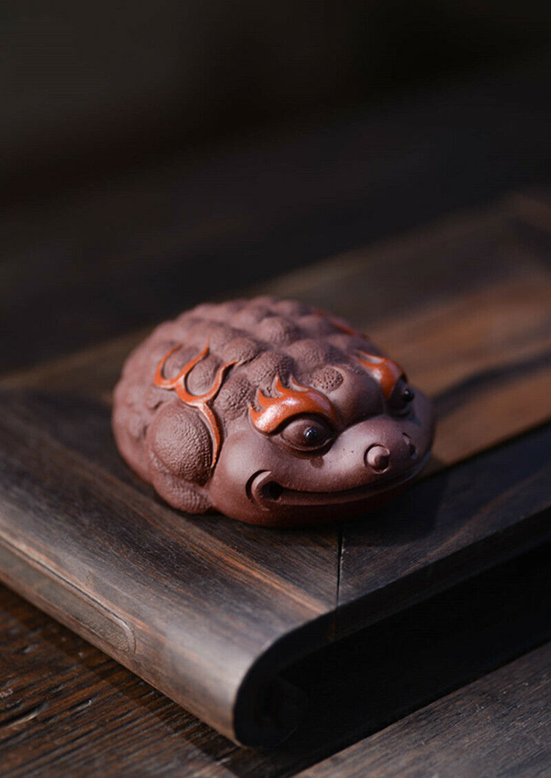 Chinese Yixing Zisha Pottery Purple Clay Animal Golden Toad Pixiu Tea Pet Statue