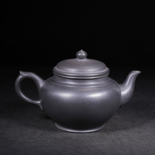 Chinese Yixing Zisha Clay Handmade Exquisite Teapot (笑樱 底款:金鼎商标)