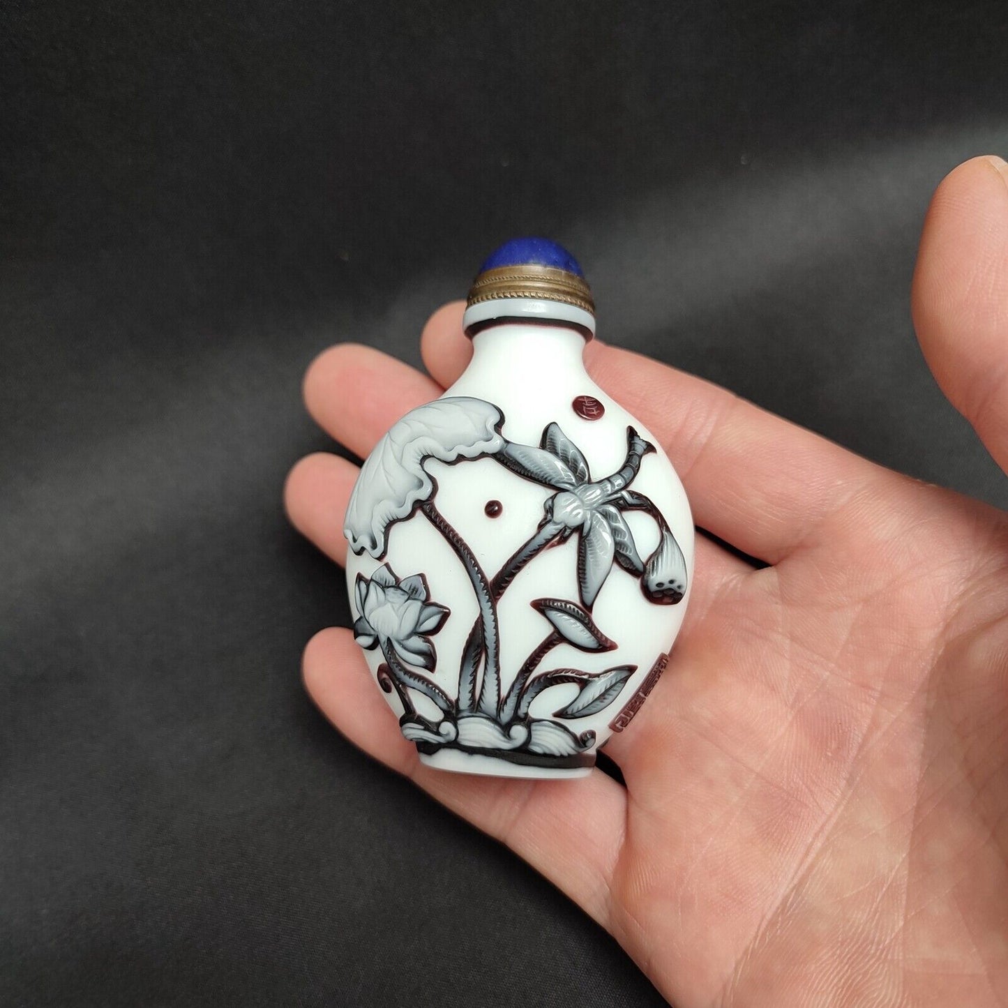 Collector Chinese Peking Glass Snuff Bottle Carved Snuffbox Dragonfly Statue Art