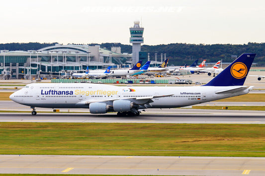 1:200 SQ Wings Lufthansa Boeing 747-8 D-ABYK Passenger Airplane Diecast Model