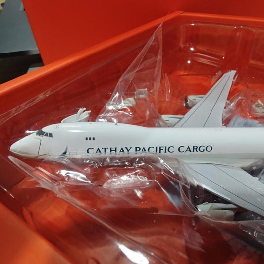 1:400 JC Wings Cathay Pacific B747-8FPassenger Airplane Diecast Aircraft Model