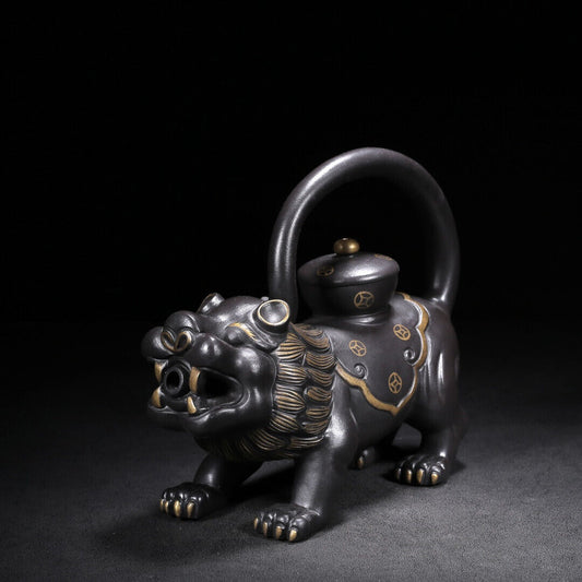 Chinese Yixing Zisha Clay Handmade Exquisite Teapot (雄狮 底款:陈鸣远)