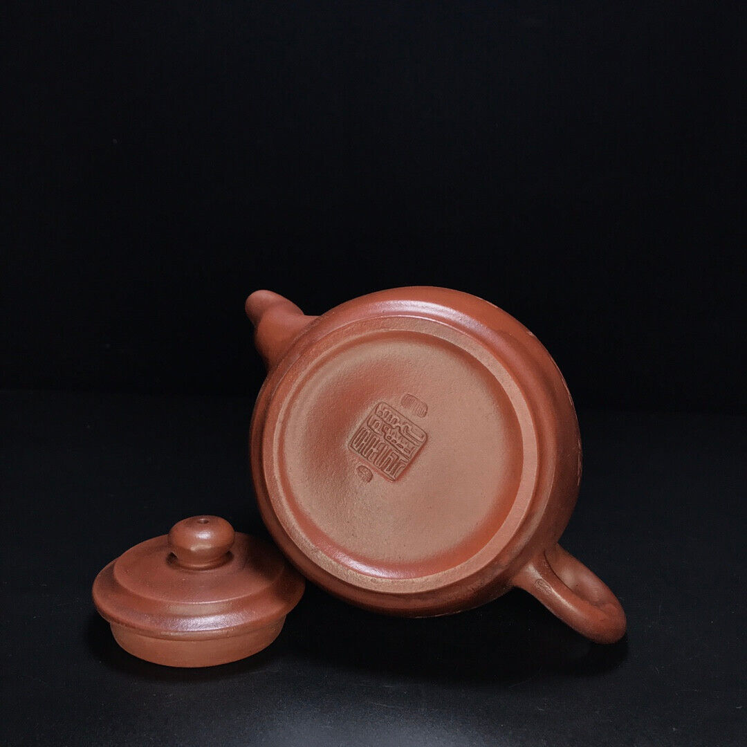 Chinese Yixing Zisha Clay Handmade Exquisite Teapot (平肩壶 底款:顾景舟)
