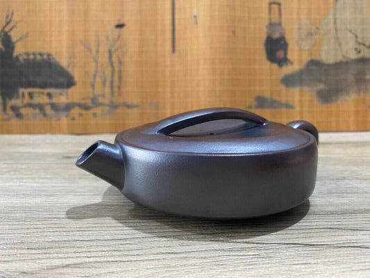 Chinese Yixing Zisha Clay Handmade Exquisite Teapot (一片瓦 底款: 如图)