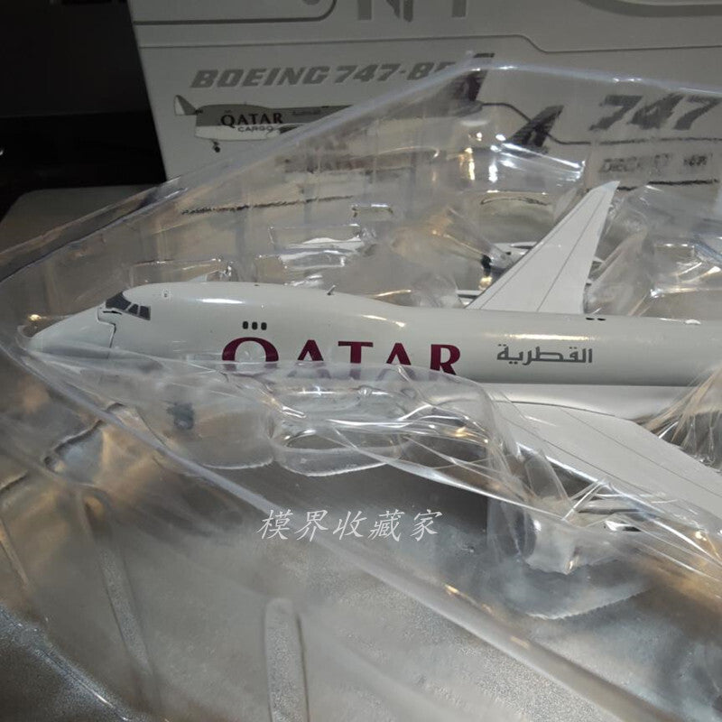 1:400 JC Wings Qatar Boeing 747-8F Airplane Diecast Aircraft Plane Model