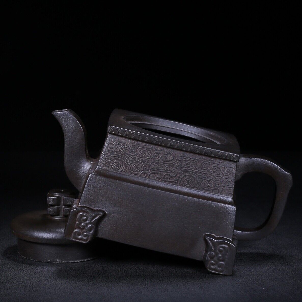Chinese Yixing Zisha Clay Handmade Exquisite Teapot (四方清影 底款:徐汉棠)