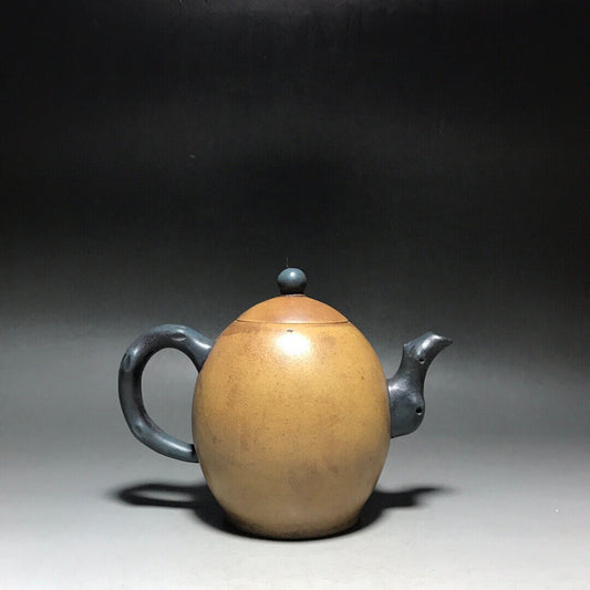 Chinese Yixing Zisha Clay Handmade Exquisite Teapot(梅花壶 底款:周桂珍)