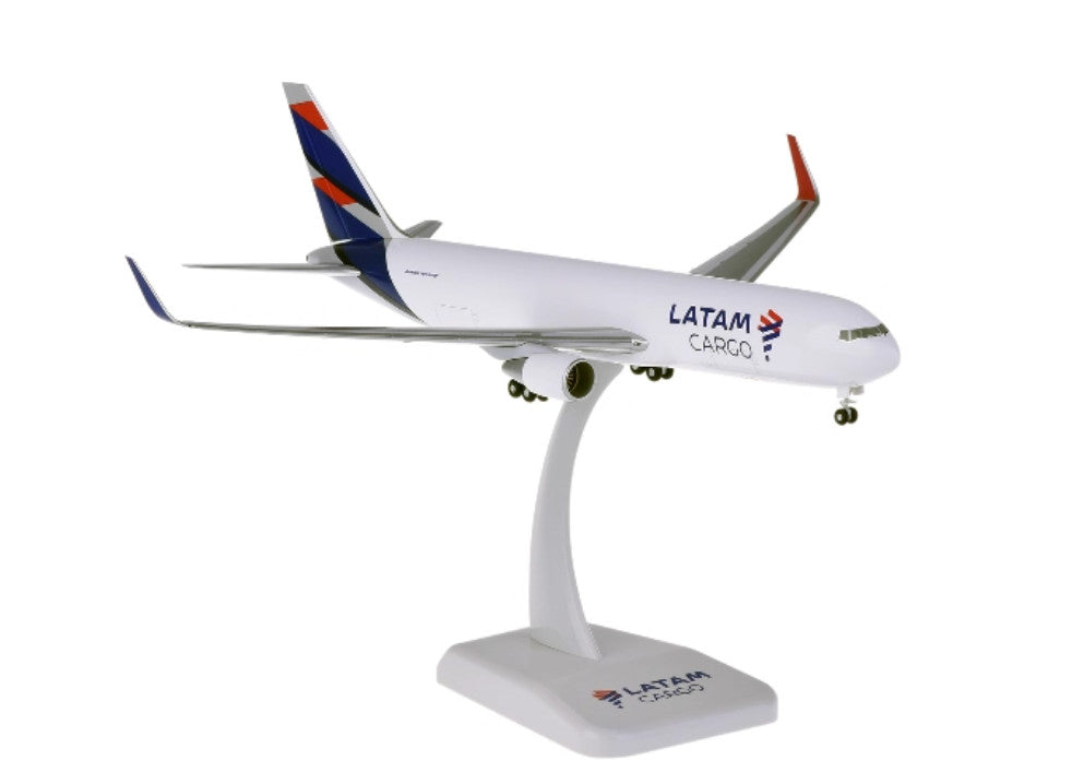 1:200 28CM Hogan LATAM CARGO BOEING 767-300F Aircraft ABS Plastic Airplane Model
