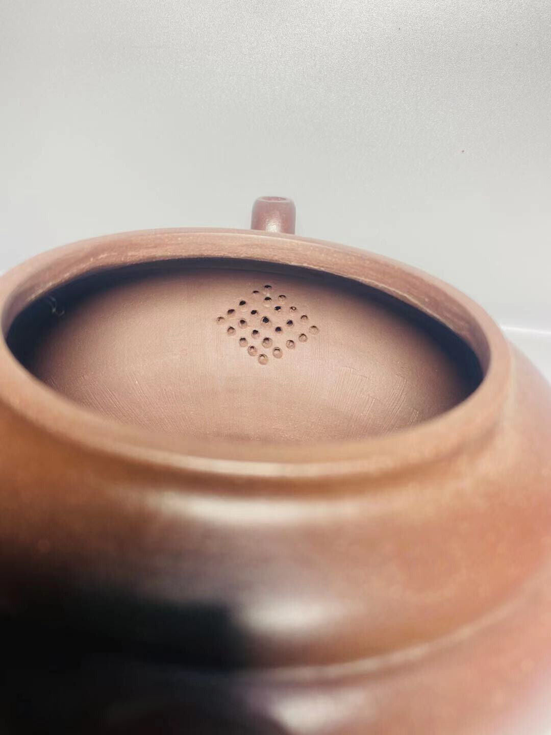 Chinese Yixing Zisha Clay Handmade Exquisite Teapot(上新桥 底款:顾景舟)
