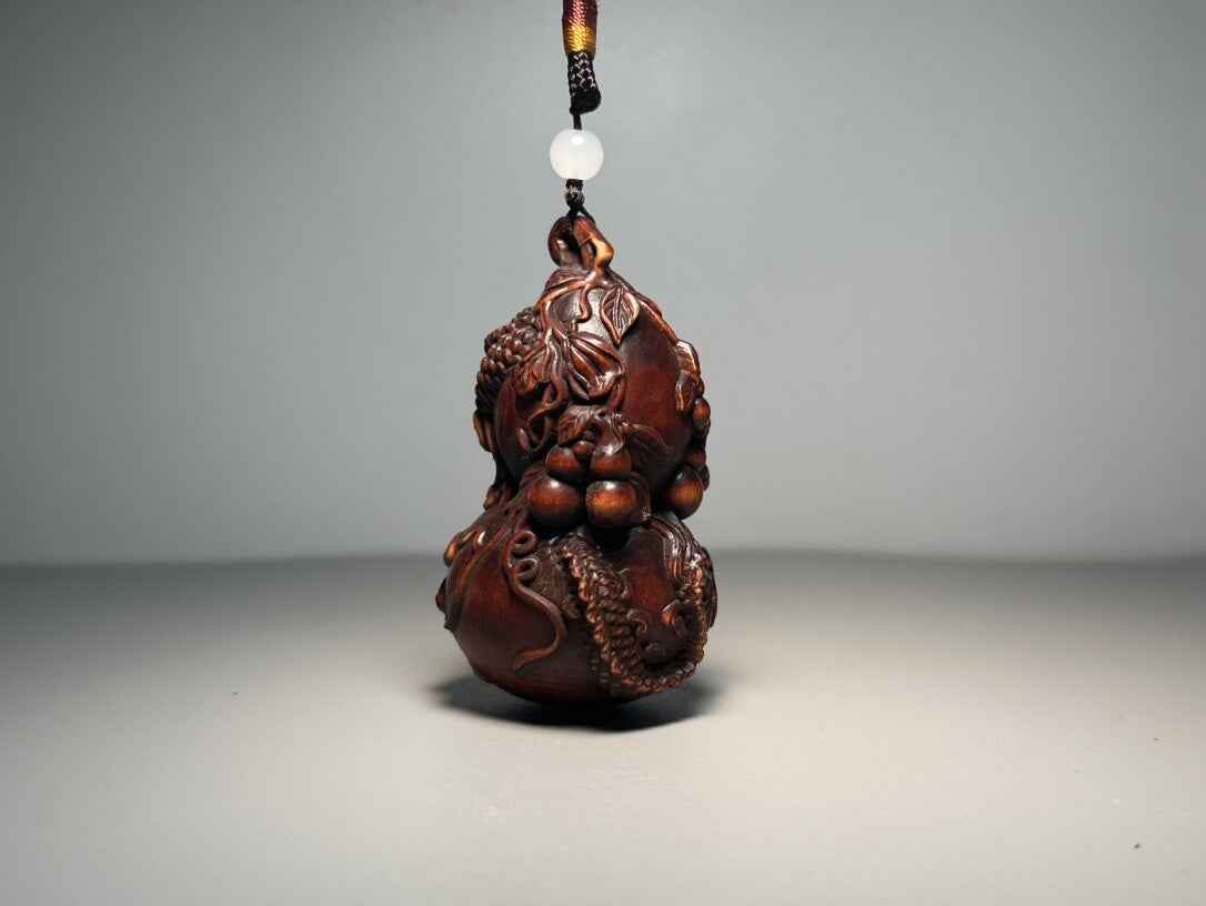 Old Tibetan Boxwood Carving with Exquisite Craftsmanship To Carve Dragon Gourds