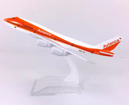16CM Avianca Colombia Boeing 747-200 Passenger Airplane Diecast Aircraft Model