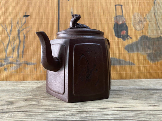 Chinese Yixing Zisha Clay Handmade Exquisite Teapot(壶 底款:顾景舟)