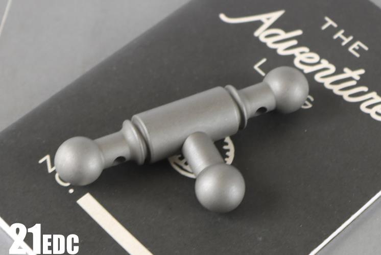 New EDC Titanium Outdoor Beat metal massage T-stick crutch cool stick Tools