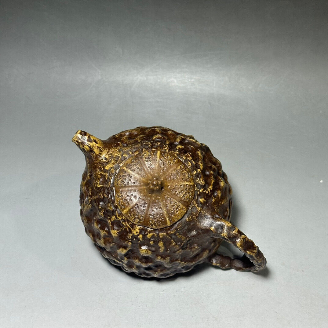 Chinese Yixing Zisha Clay Handmade Exquisite Teapot(供春壶 底款:蒋蓉)