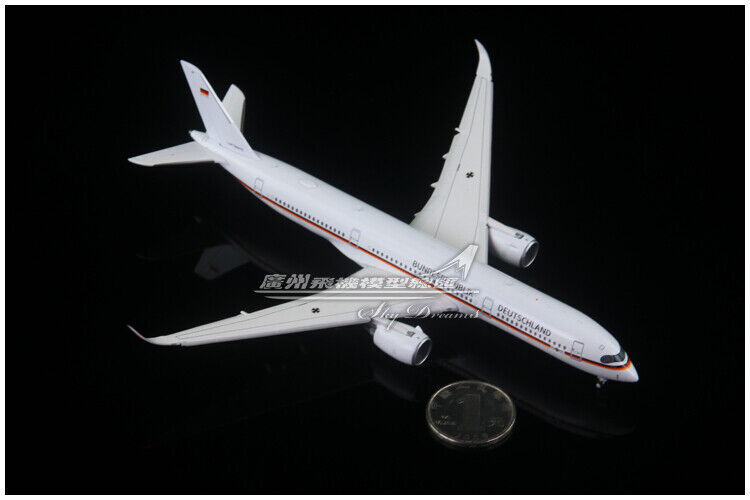 1:400 JC Wings LUFTWAFFE AIRBUS A350-900XWB Airplane Flap Down Diecast Model