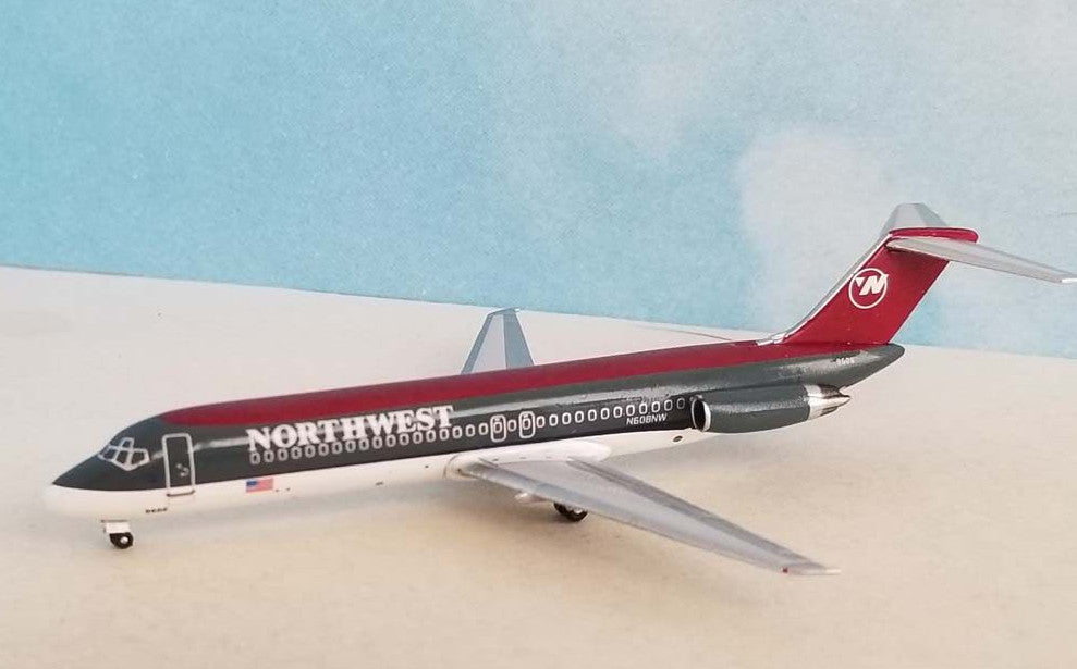 1:400 AeroClassics NORTHWEST McDonnell Douglas DC-9-32 Airplane Diecast Model