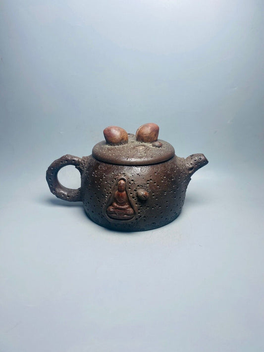 Chinese Yixing Zisha Clay Handmade Exquisite Teapot (供春 底款: 顾景舟)