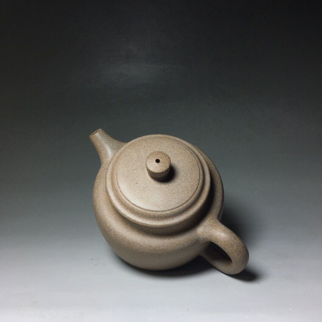 Chinese Yixing Zisha Clay Handmade Exquisite Teapot (徳钟. 底款:伟萍)
