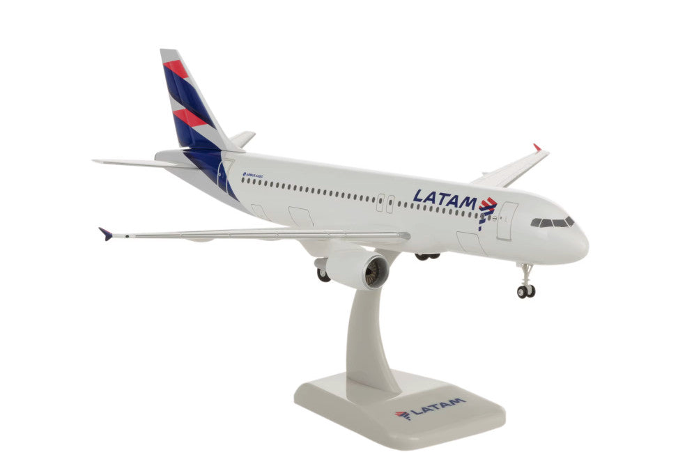1:200 Hogan LATAM AIRBUS A320 Passenger Airplane ABS Plastic Aircraft Model