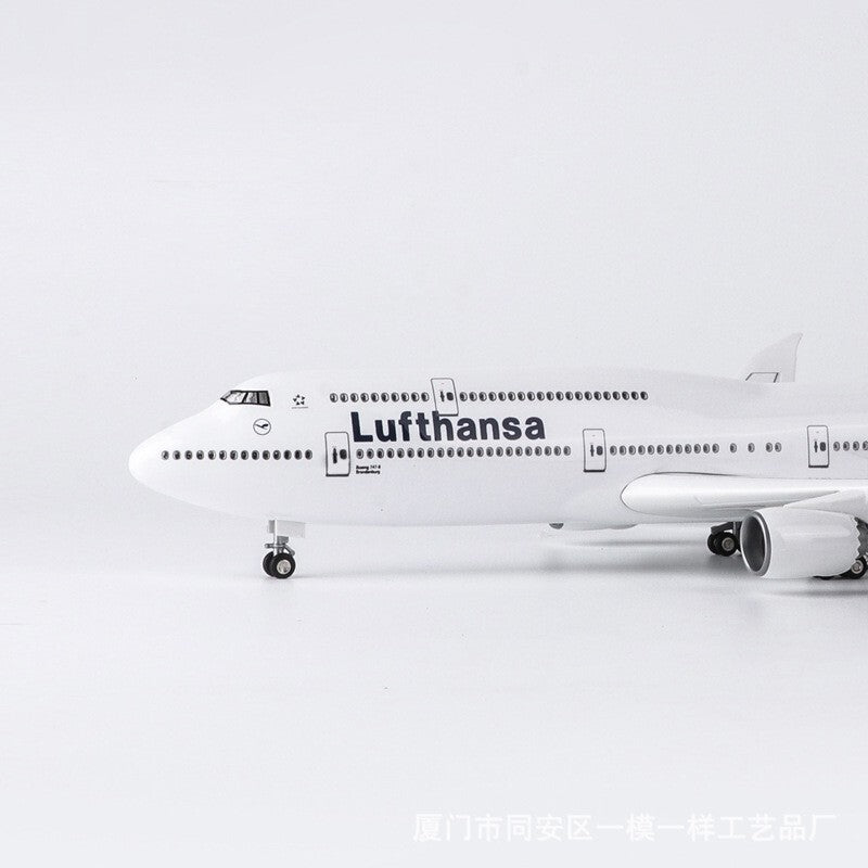 1/160 Germany Airlines 747-8 Aircraft Model Airplanes Without Light Toy Ornament