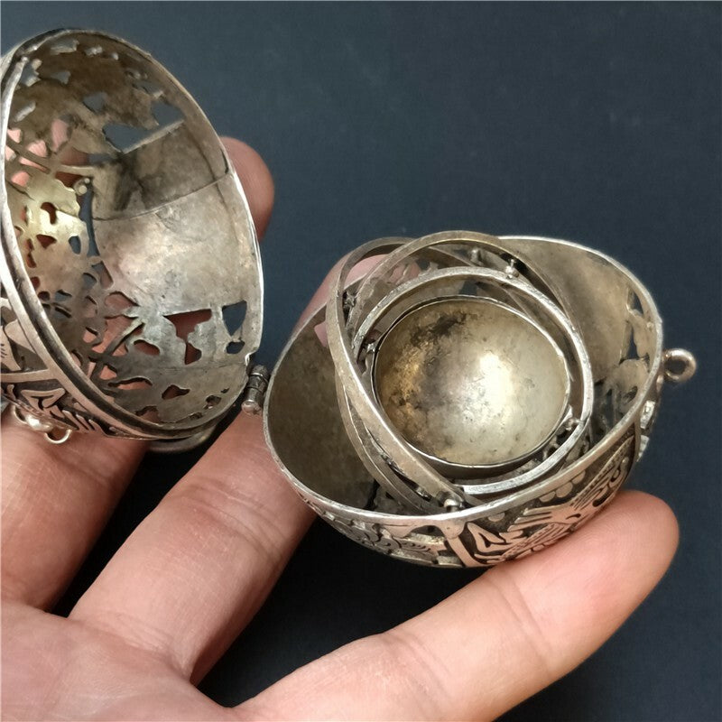 Exquisite Old Chinese tibet silver handcarved flower bird Hang incense burner