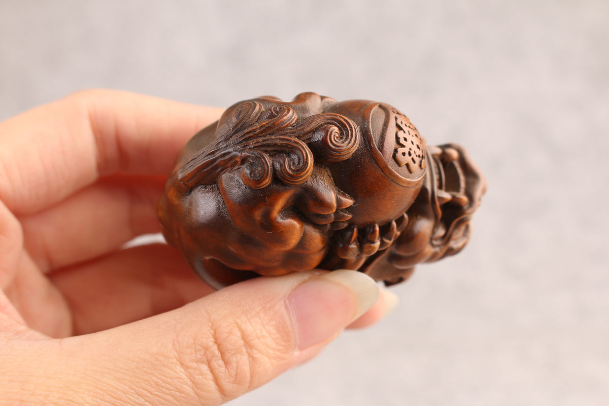 Japanese Fortune Boxwood Dragon Figure Statue Netsuke Collectable Hand Piece
